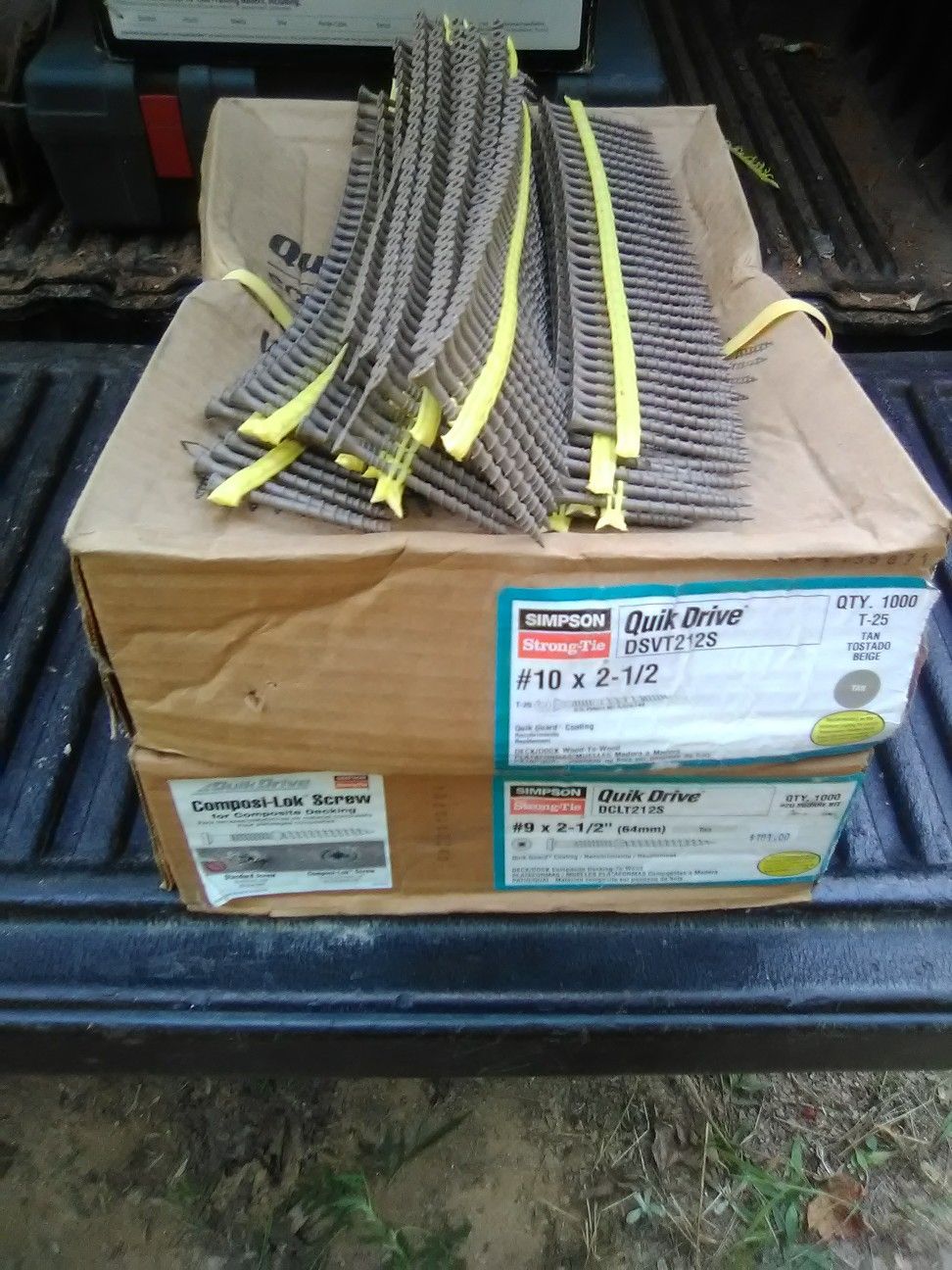 Quick drive deck screws 2 and 1/2 boxes