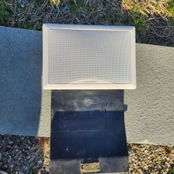 Bose Speakers ,in Wall or In Ceiling 