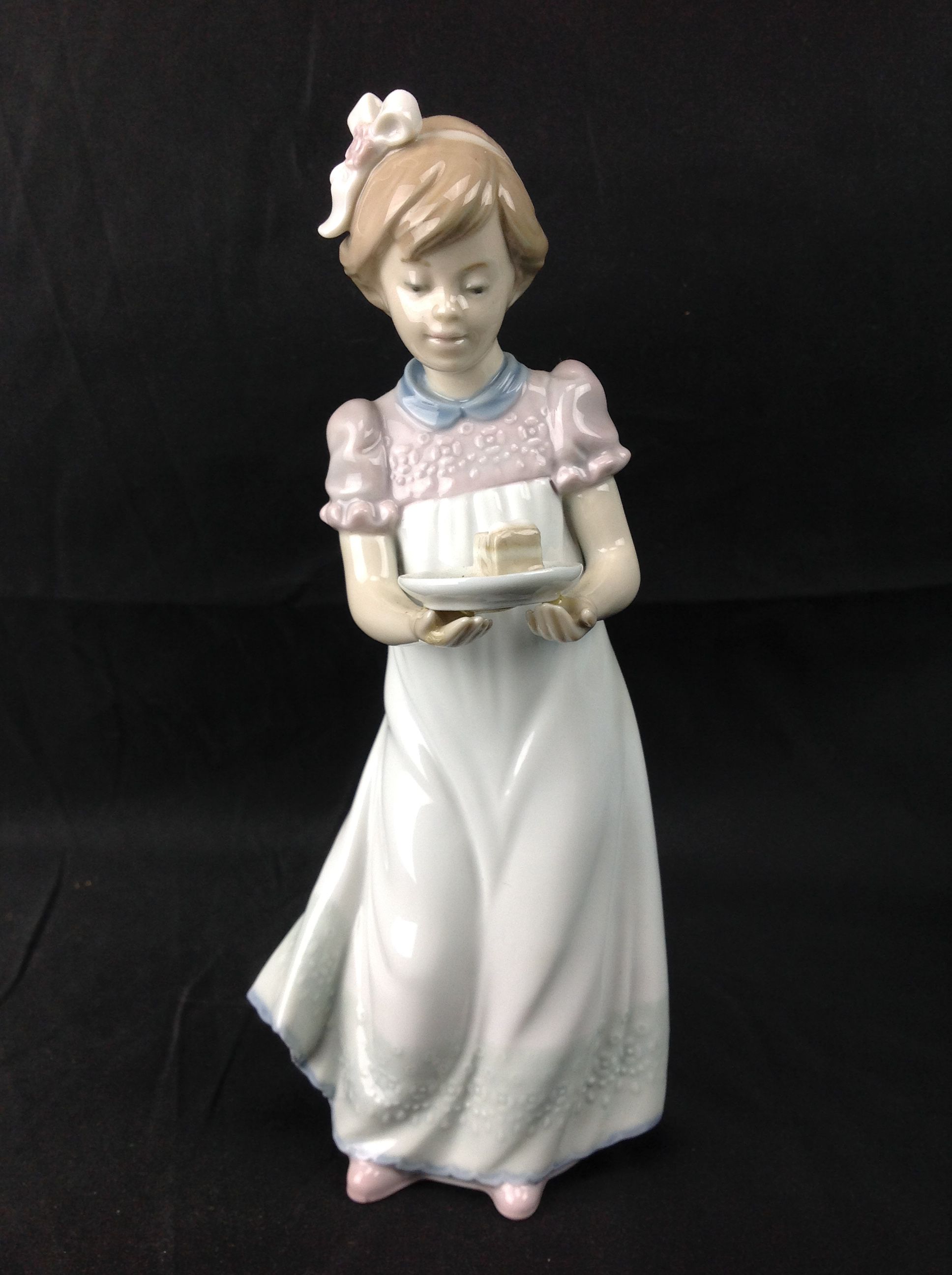 Lladro Happy Birthday Figurine #5429 w/ Box
