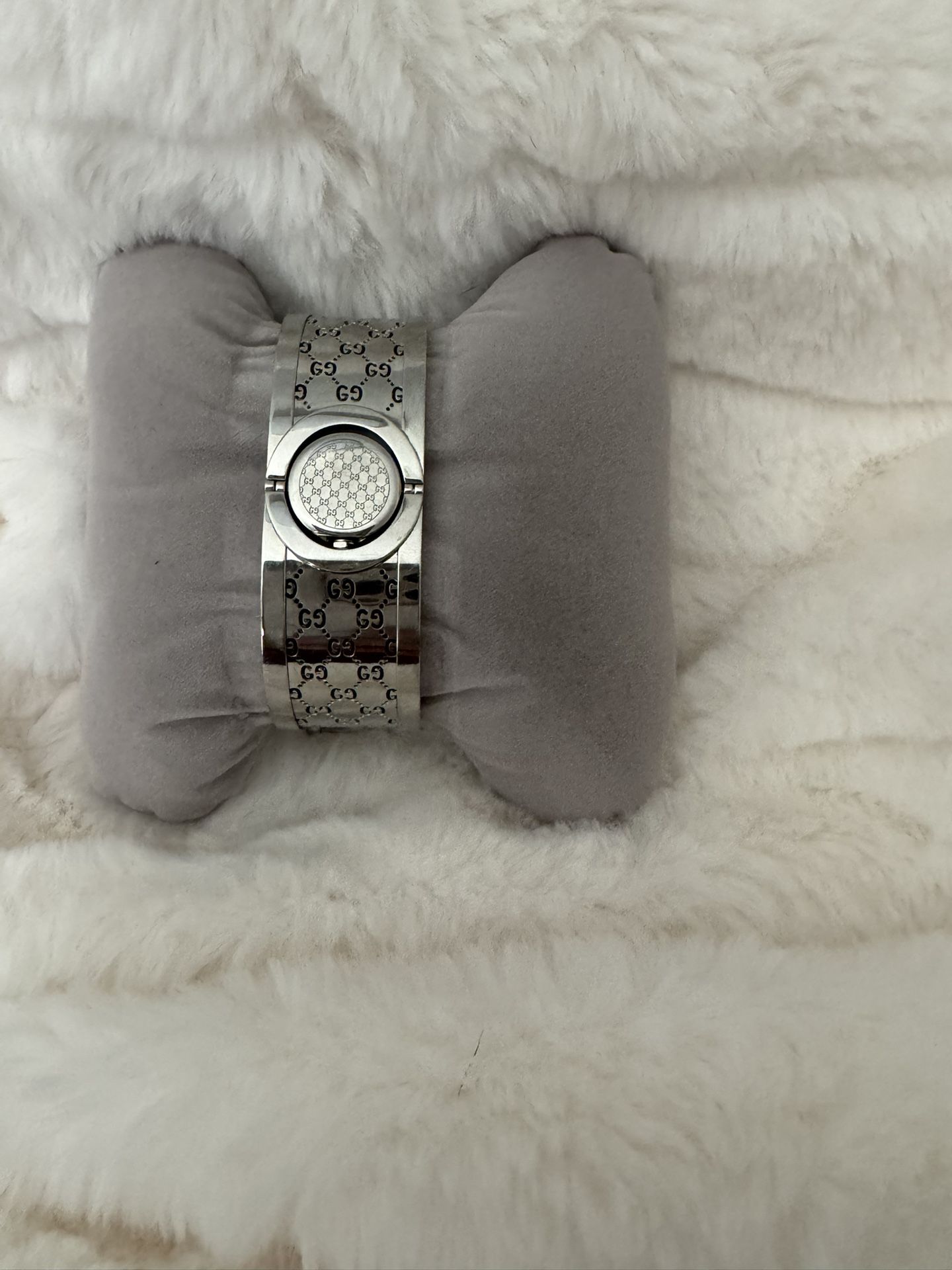 GUCCI WATCH