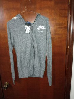 Small Nike jacket with hoodie
