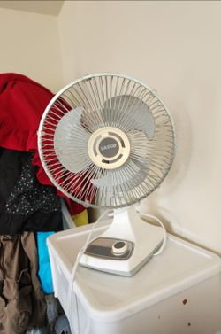 Lasco Oscillating Table Fan