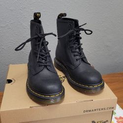 Dr Marten Boots