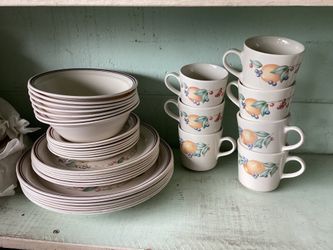 Corelle Abundance 30 piece set fr 7 people