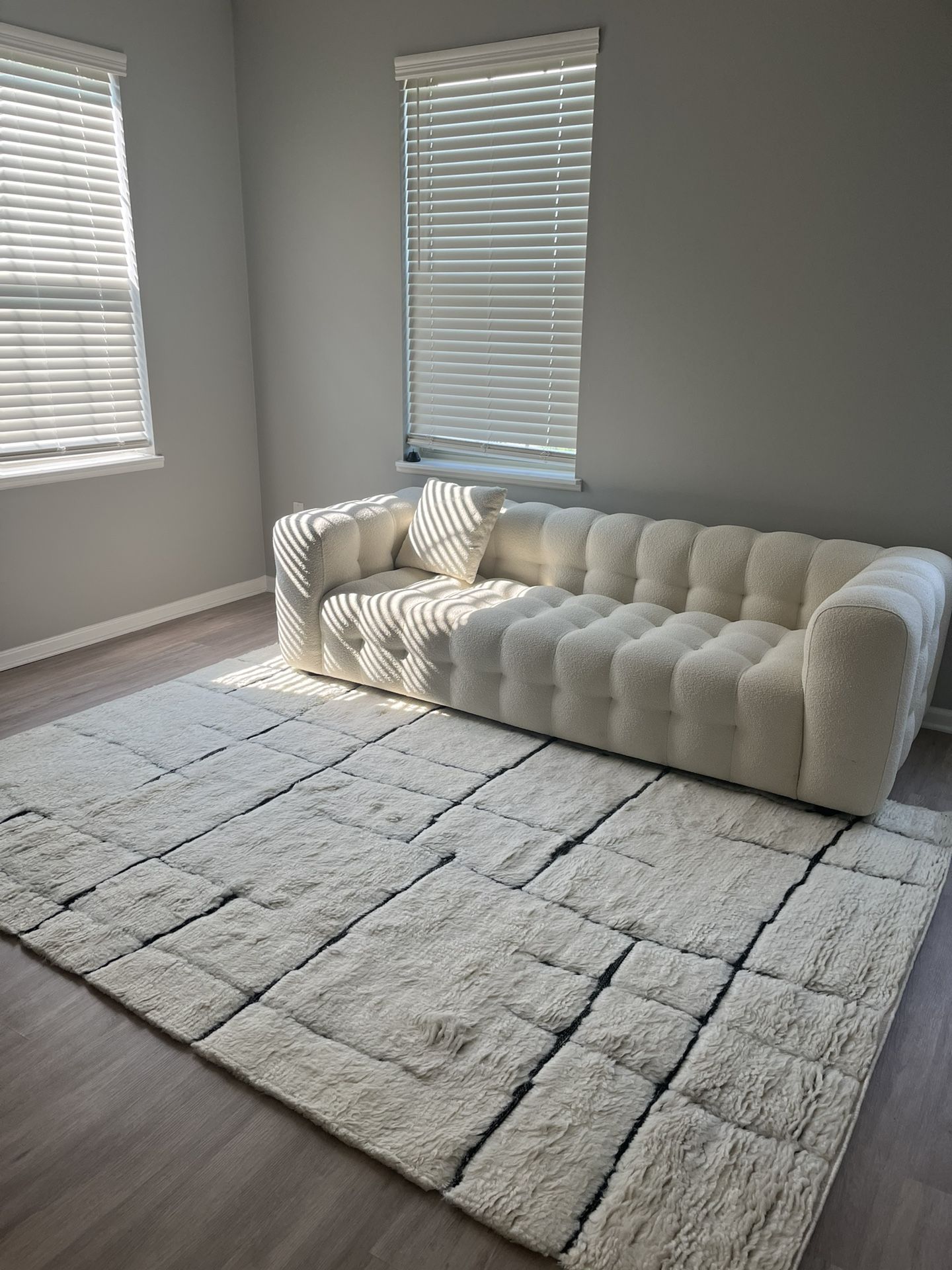 86.6” Beautiful Cream Boucle Couch