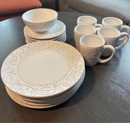 American Atelier Bianca Scrolls White Dinnerware Set – 18 Pieces – Discontinued