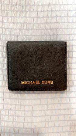 Small Woman's Michael Kors Wallet