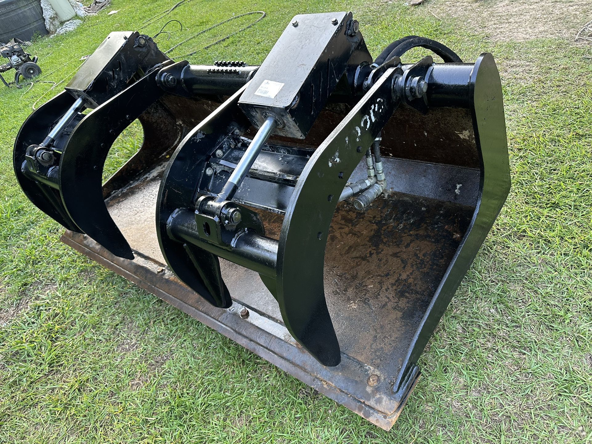 Kubota HD Grapple For Skid Steer Or Tractor