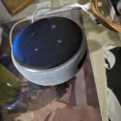 Amazon Echo Dot3 w/ Alexa. Comes With Power Chord. Barely Used.