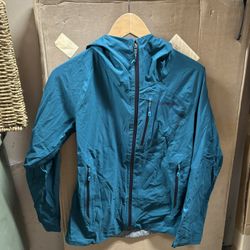 LOW PRICE MOVING- $210 + TAX PATAGONIA WATERPROOF SHELL