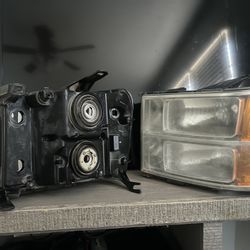 07-11 GMC Sierra Head Lights 