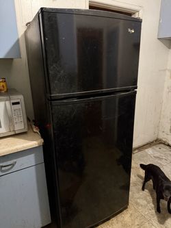Whirlpool Black Top-Freezer Refrigerator