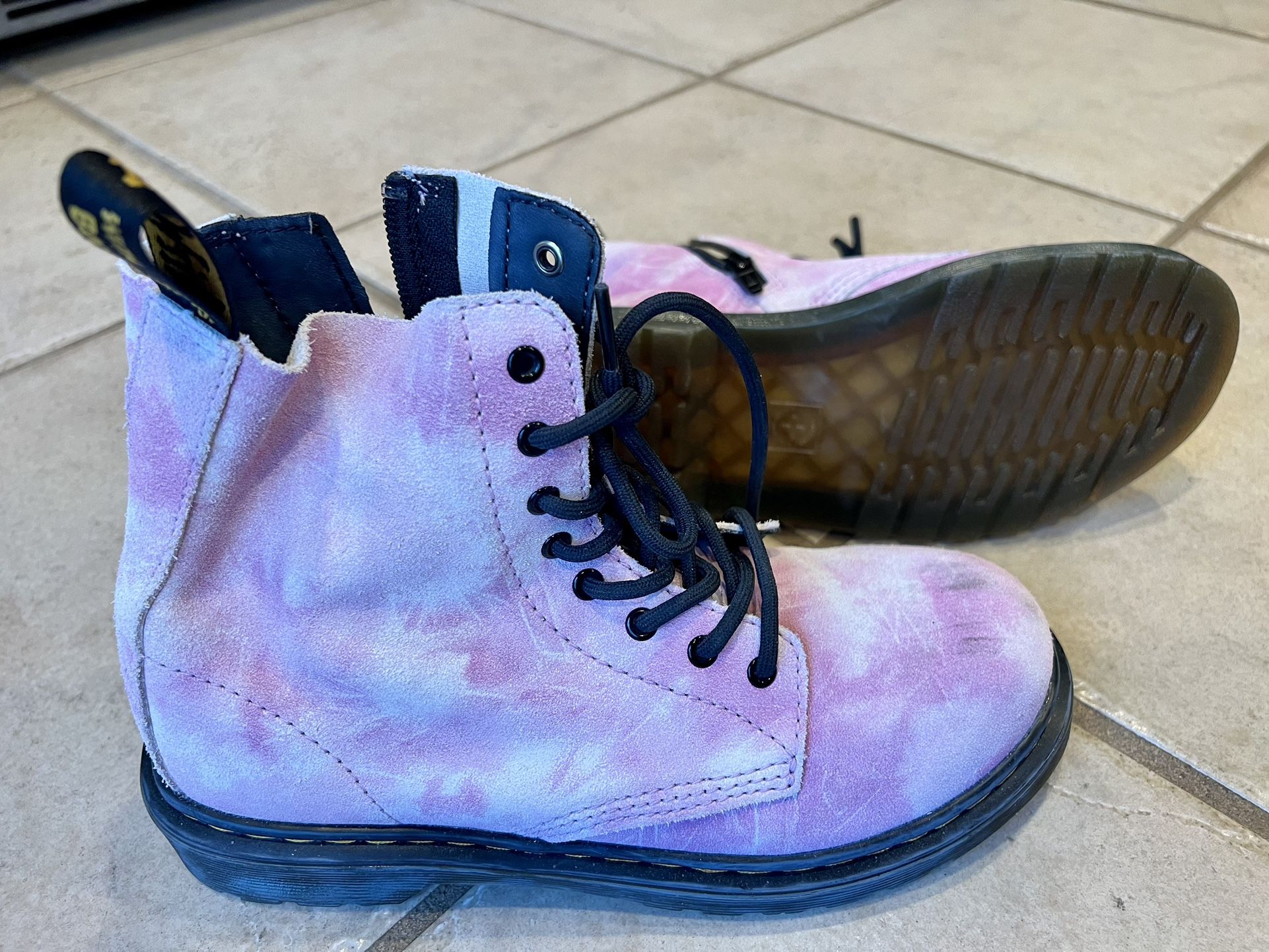Dr. Martens Girl Boots Shoe Size 4 M 1460 pascal j Pink