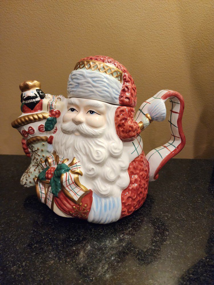 Santa Teapot One Of A Kind BRAND NEW