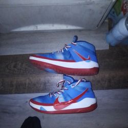 University Blue Tye  Die KD13s Size 9 Men's Shoes.