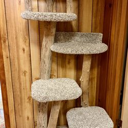 *pickup pending** WA Locally Made Driftwood Cat Tower - Lightly Used