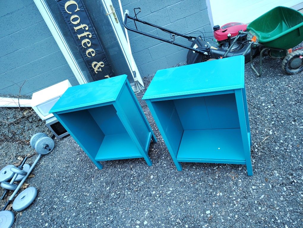 2 Matching Shelves