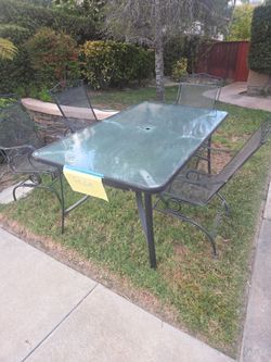 Free glass top dinning set