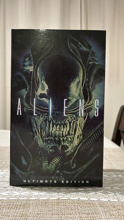 NECA Aliens Ultimate Xenomorph Figure