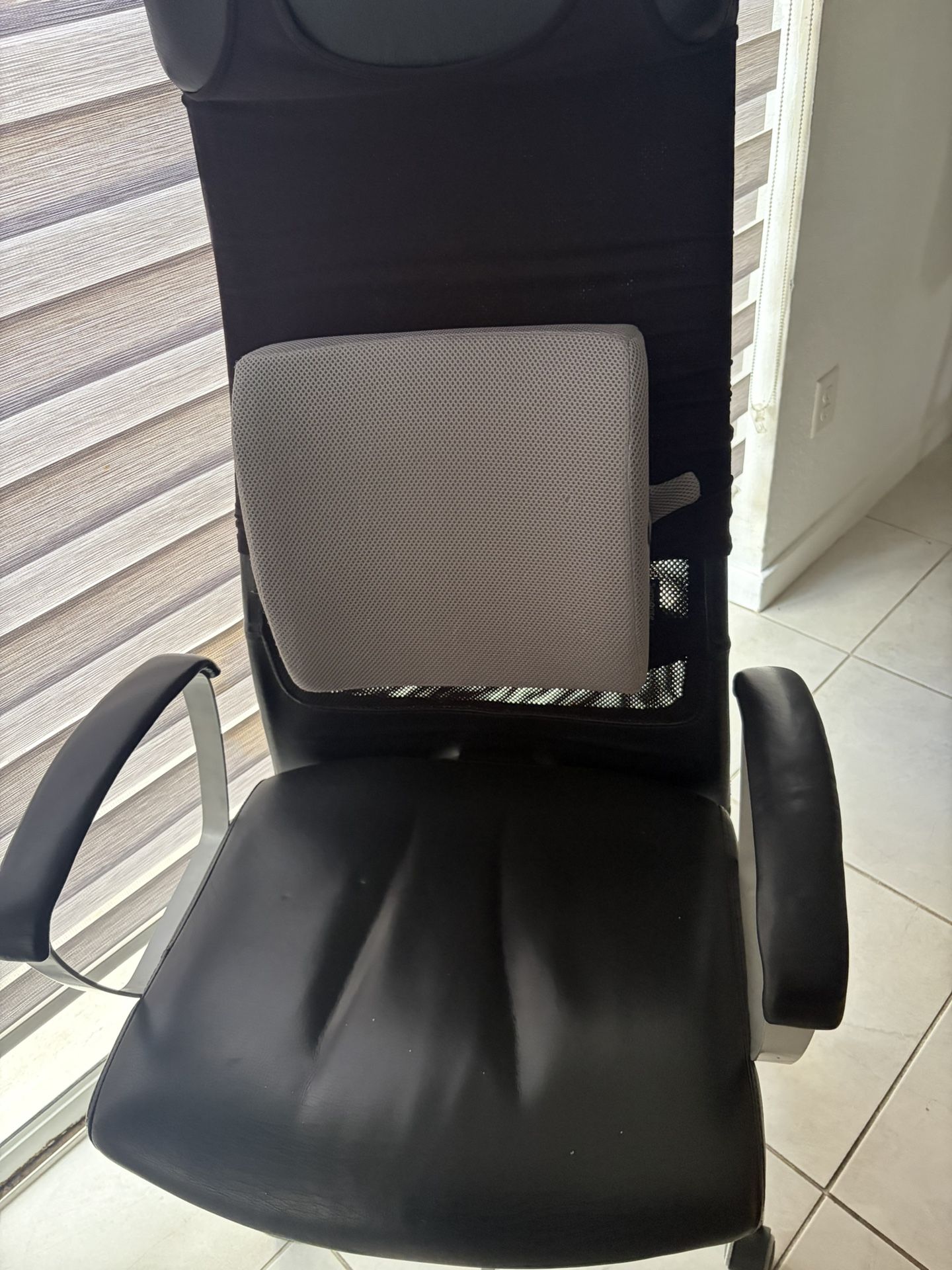 Chairs On Wheels Black Leather