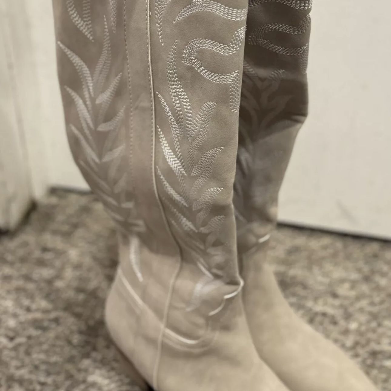 Cowgirl Boots! Size 8.5 Taupe