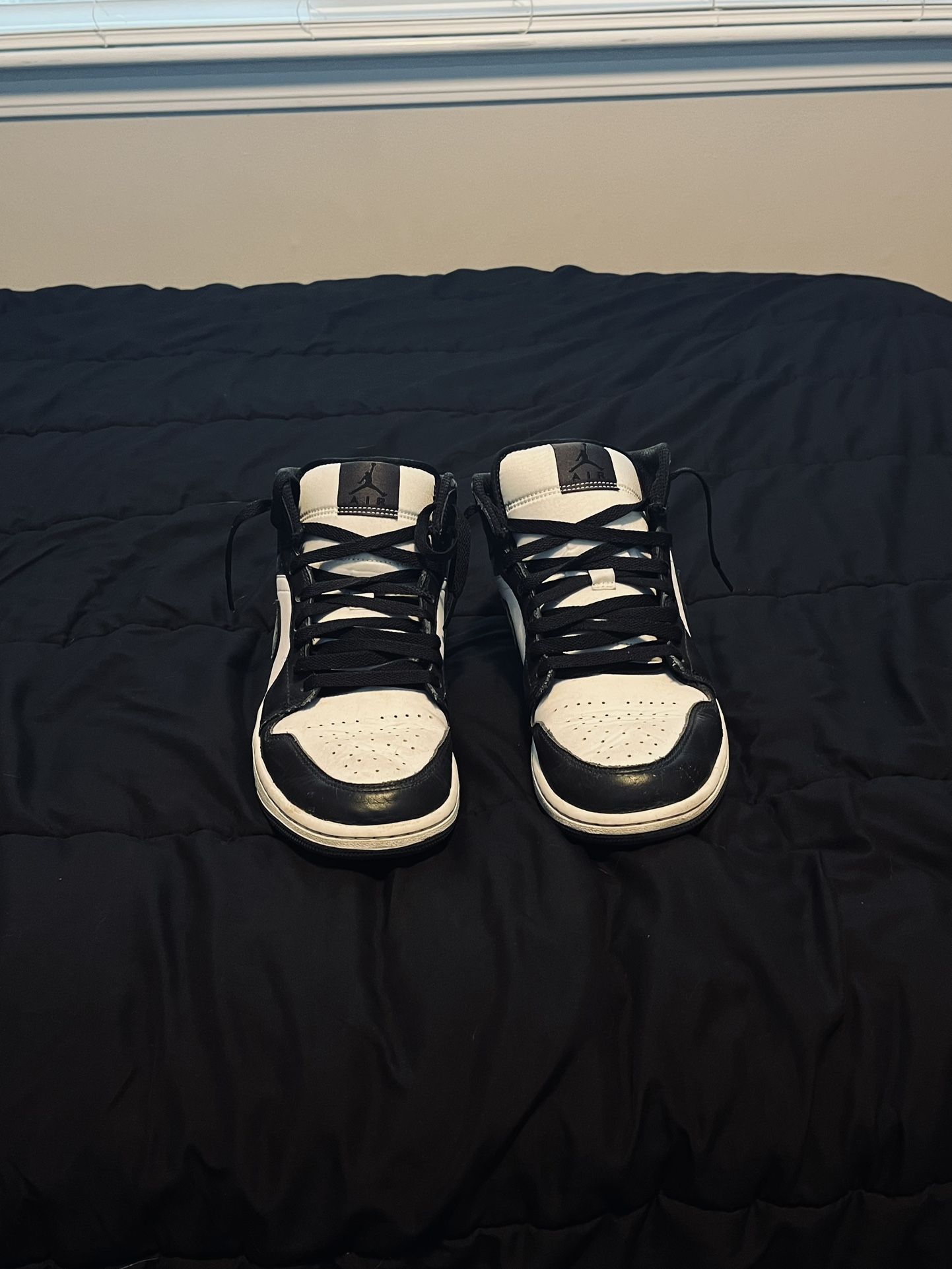 Jordan 1 Mid Se Panda Elephant