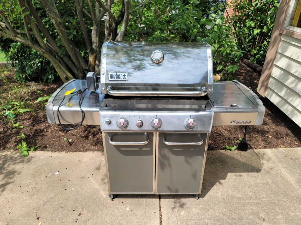 Weber Genesis Special Edition for Sale in Geneva, IL - OfferUp