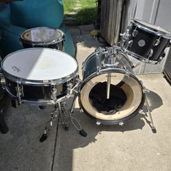 Used Ludgwig Break Beats By Questlove Drum Kit W/snare Stand