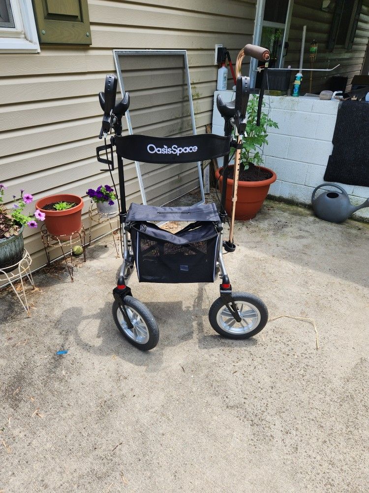 Oasisspace Upright Rollator Walker