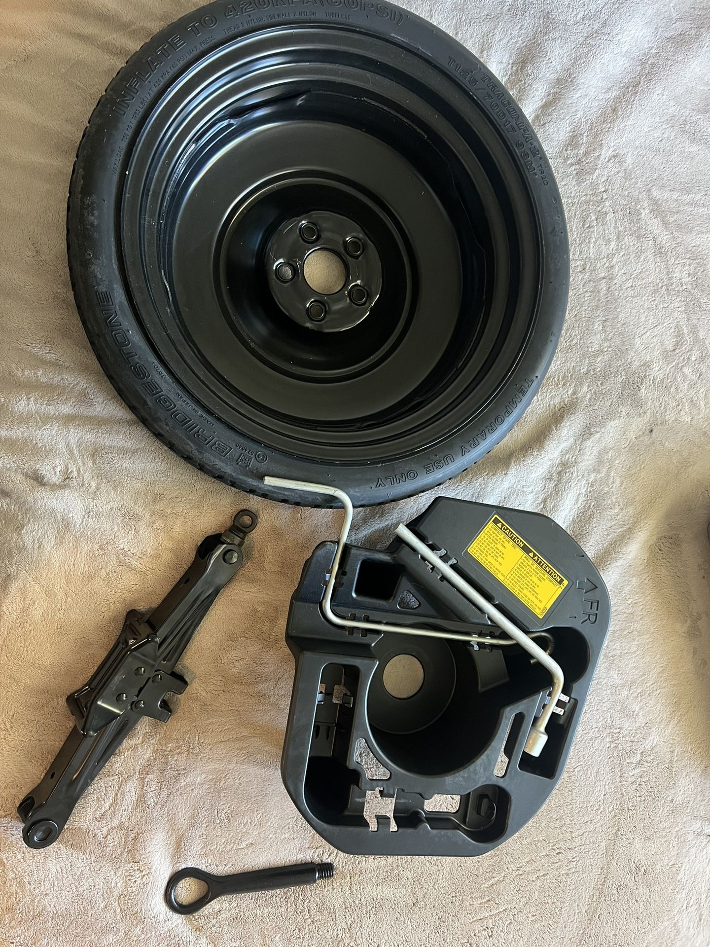 Spare tire, jack and tool kit for Prius 3, Lexus CT200