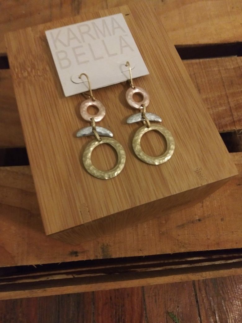 Last chance! Cute Textured Dangley Earrings