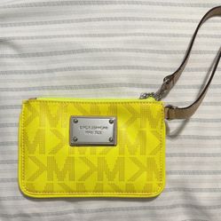 Michael Kors Wristlet 