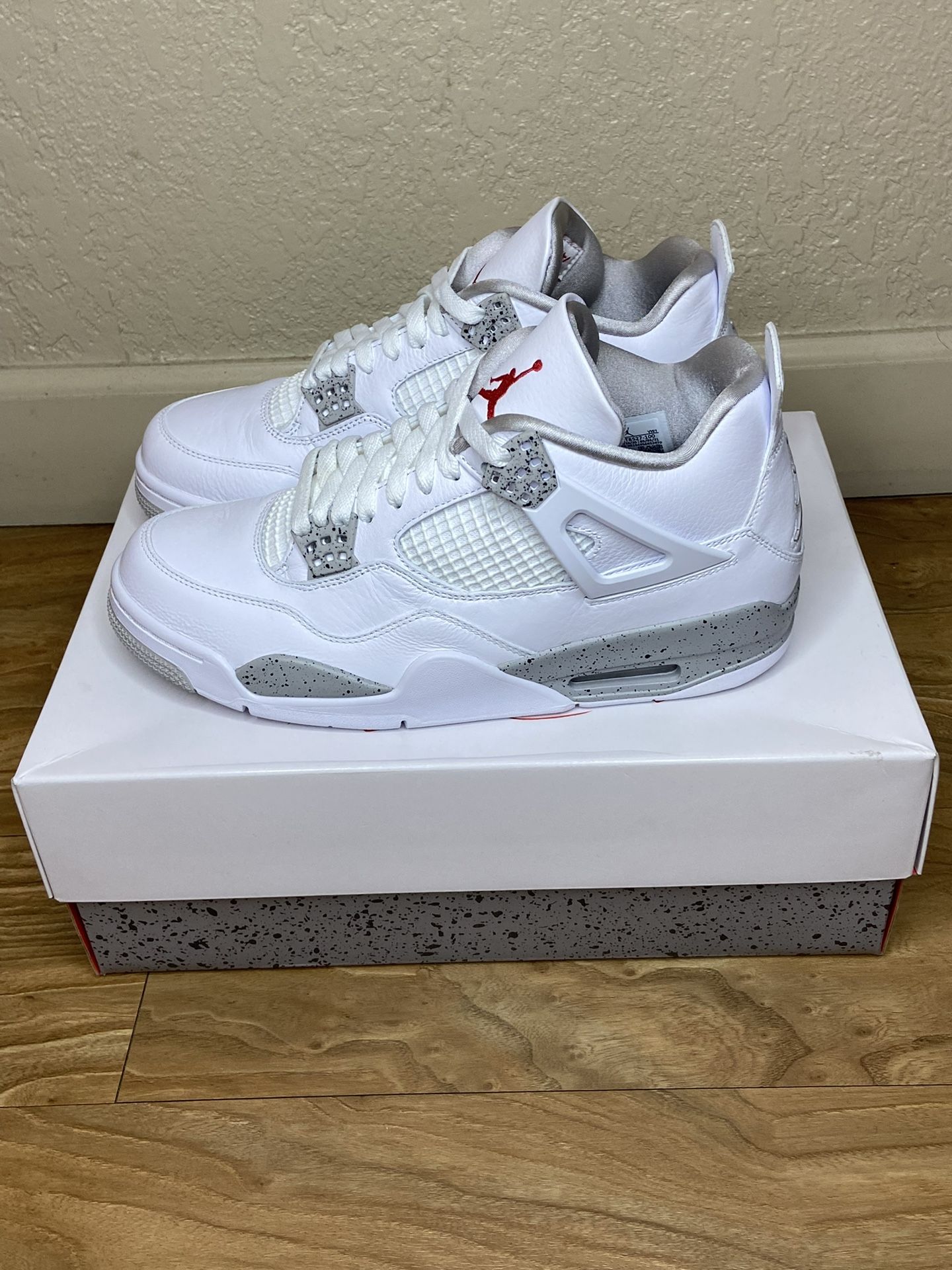 Air Jordan Retro 4 White Oreo