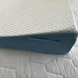 Wedge washable cover cooling pillow