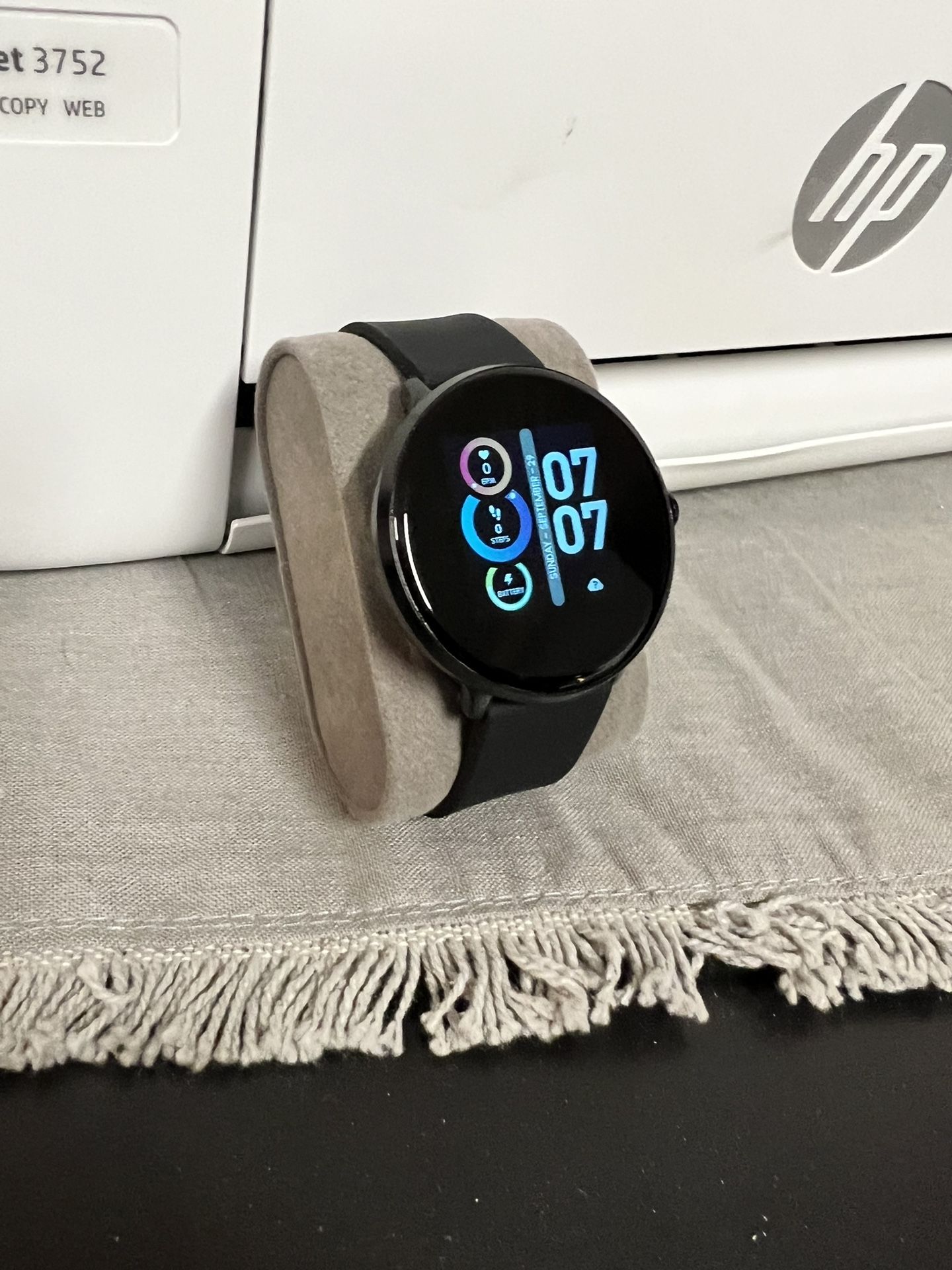 iTech Fusions Smart Watch - LIKE NEW - NEVER USED / includes Charger