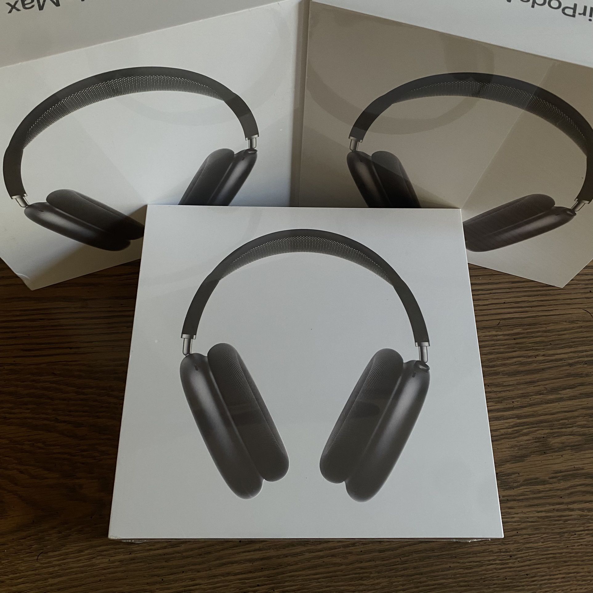 Apple AirPods Max Wireless Over Ear Headphones Space Gray w/Black Headband
