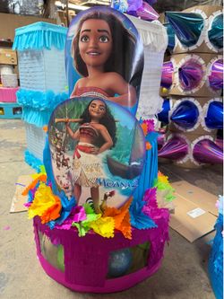 Disney moana three tier pinata with balls