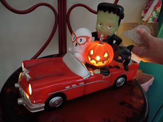 Super cute Halloween light up decoration