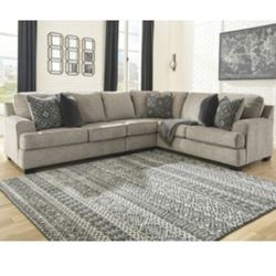 Ashleys Bovarian 3 Piece Sectional 