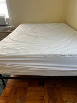 Like New Queen Size Bed