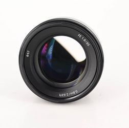 Sony 85mm f/1.8 Portrait Lens (Excellent Condition)