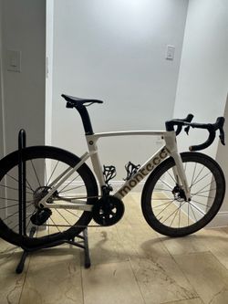 Montecci Vegter Carbon 2022 – Size 54 – SRAM Rival eTap AXS – Quarq Power Meter