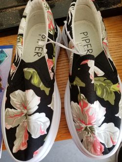 Beautiful van BRAND new size 13