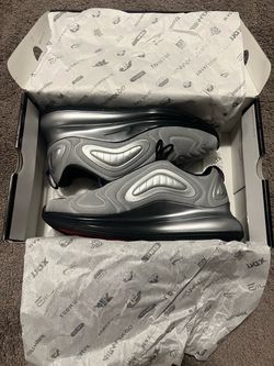 Nike Air Max 720 “Metallic Silver”