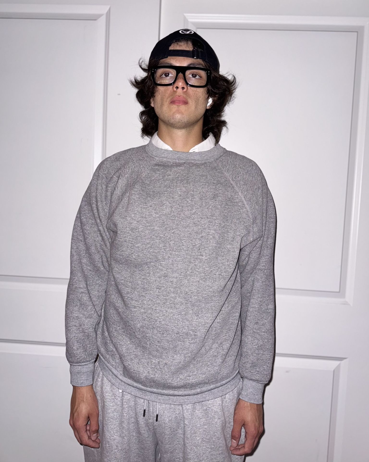Heather grey crewneck sweatshirt unisex vintage 90s size mens S-M athletic fit
