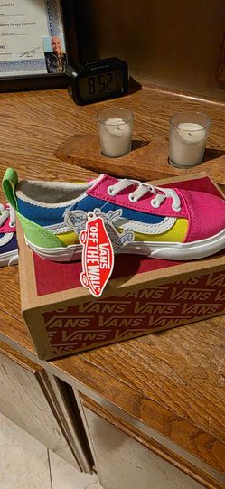 BRAND NEW VANS