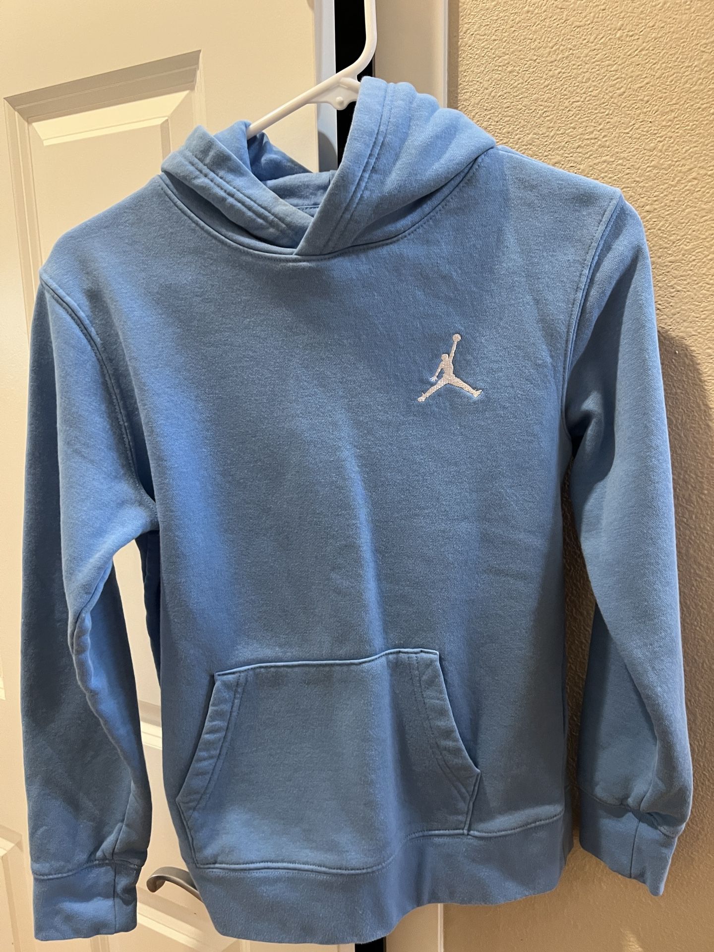 Jordan Kids MJ Essentials, Pullover Hoodie, Sweatshirt  Size YL Blue