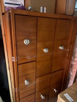 Dresser