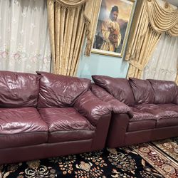 Very Good Leather Sofa Bed. Verry Good Condition Notear$300