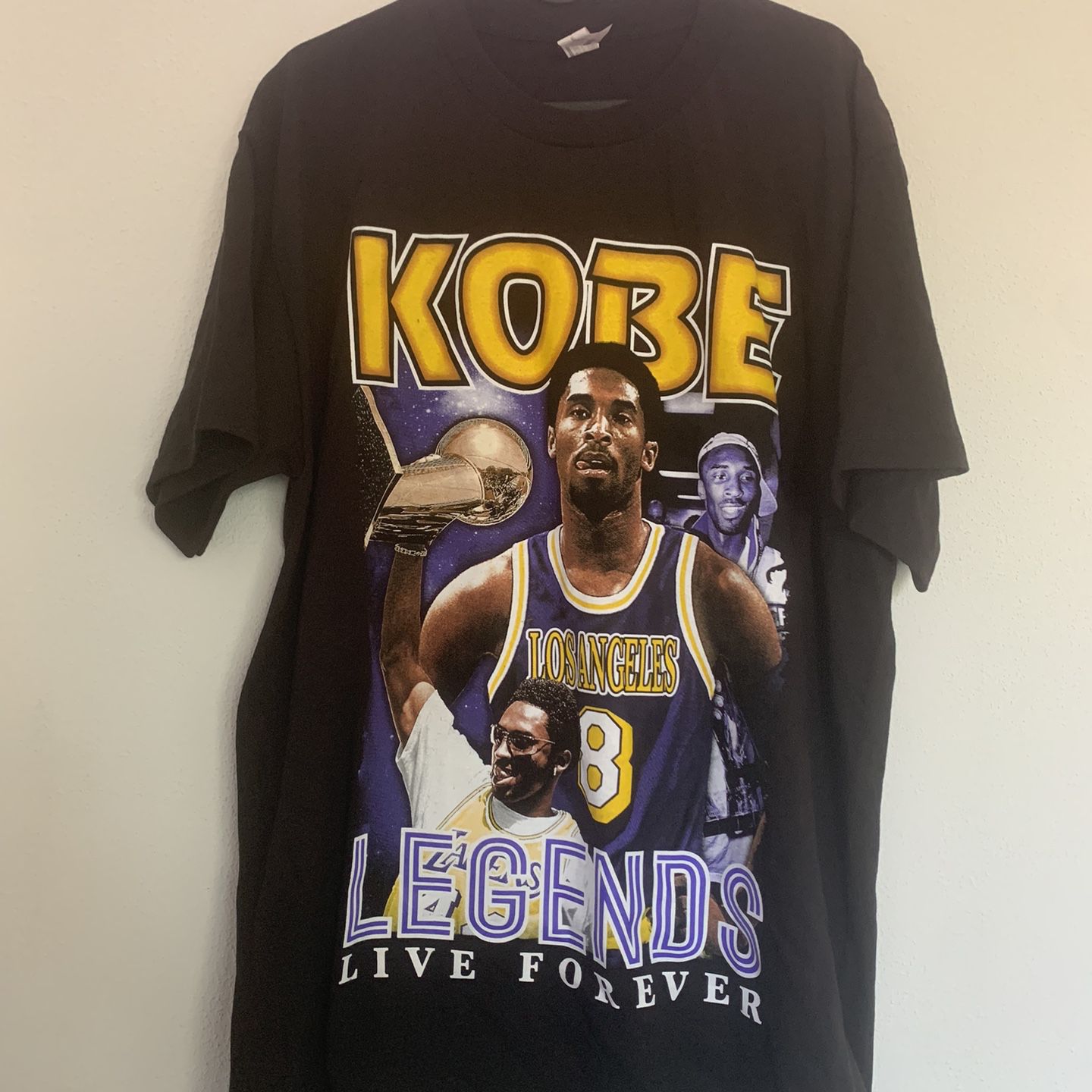 NIKE KOBE BRYANT 5 RINGS “WELCOME TO LA” LOS ANGELES LAKERS T-SHIRT LARGE  for Sale in San Fernando, CA - OfferUp